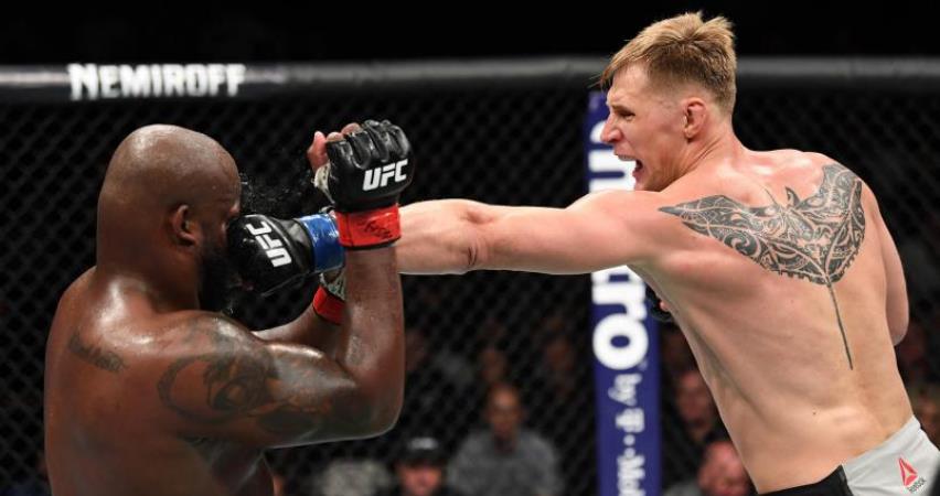 Derrick Lewis - Alexander Volkov